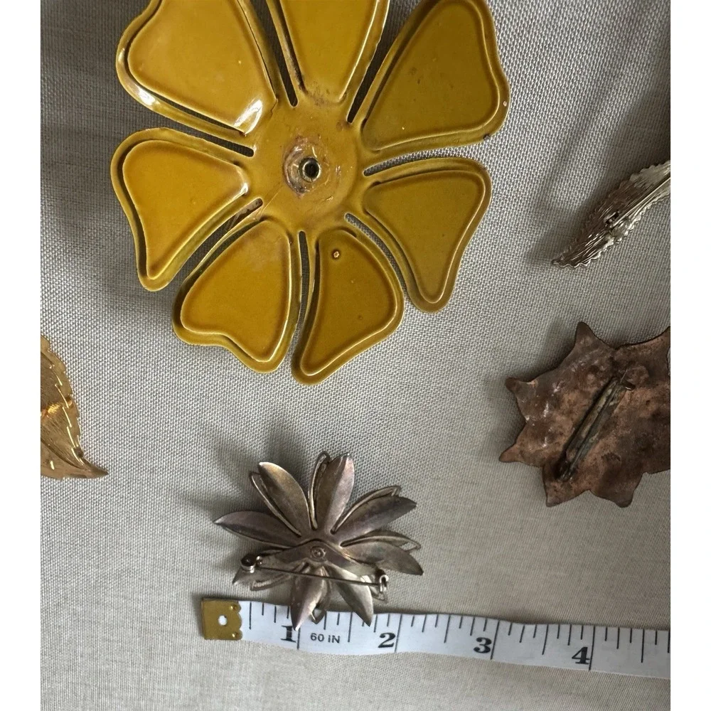 9‎ Vintage Leaf Flower Brooch Gold Silver  Bronze Tone Rhinestones Enameled